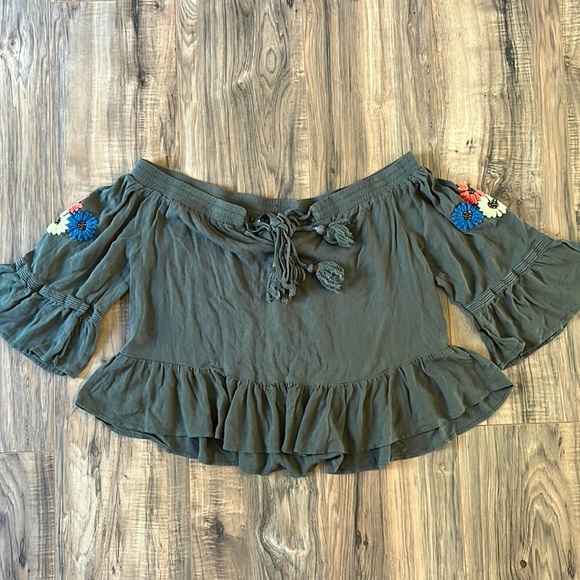 Army Green Floral Embroidered Off the Shoulder Top - Picture 2 of 10